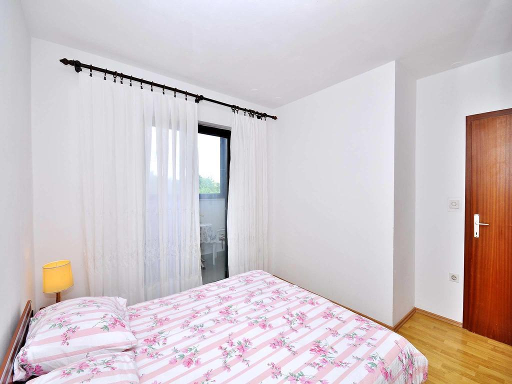 Apartments Mira 645 Porec Ruang foto