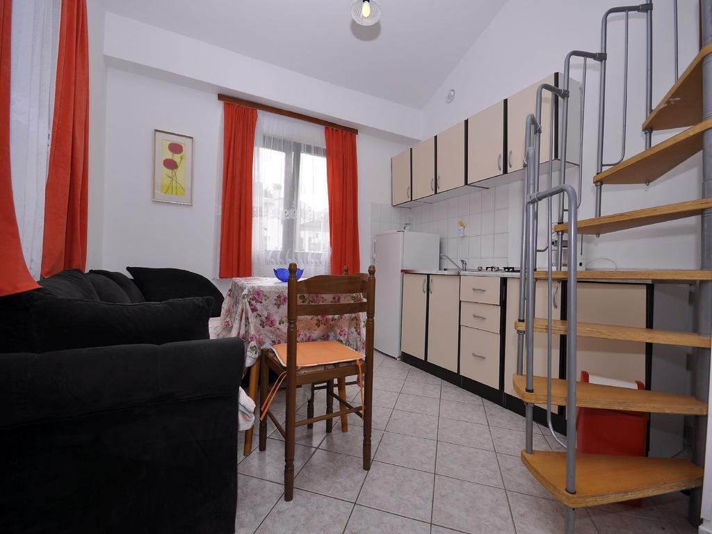 Apartments Mira 645 Porec Ruang foto