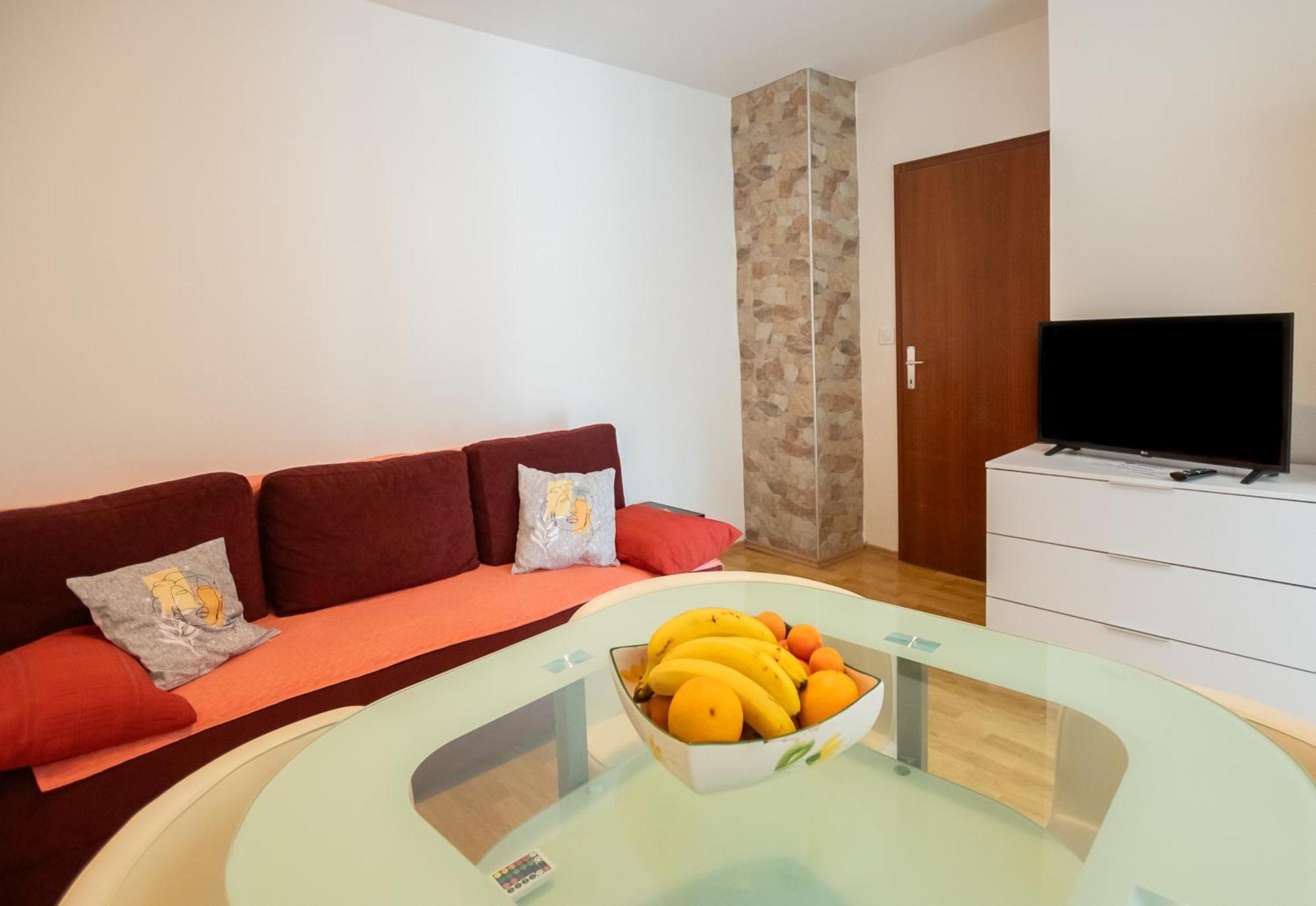 Apartments Mira 645 Porec Bagian luar foto